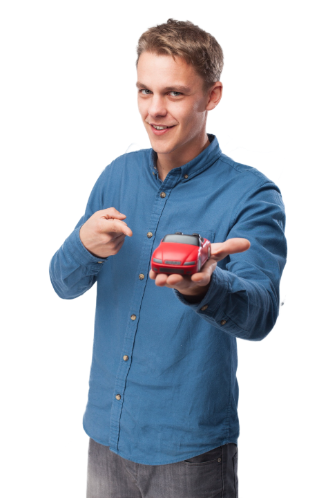 man-smiling-with-toy-car coche-alquiler-líder